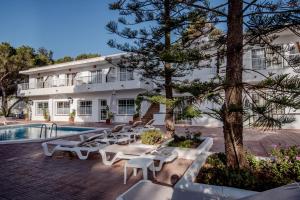 Hostal Es Pi - Emar Hotels