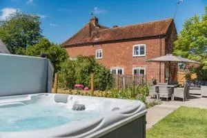 The Old Post Office by Bloom Stays - Hernhill