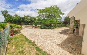 Maisons de vacances Pet Friendly Home In Allaire With Kitchen : photos des chambres
