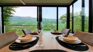Amazing Sea-Mountain Valley View House with 3 Terraces and Huge Chill Gardens, 5min from the Sea! 