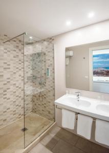 Hostal Es Pi - Emar Hotels