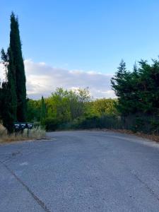 Appartements Appartement avec terrasse arboree proche LOURMARIN : photos des chambres