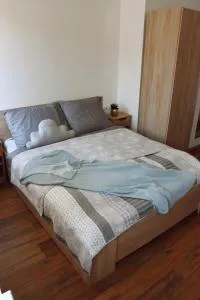 A12 Home Sárvár - Zsédeny