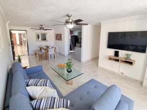 APARTAMENTO CON ACCESO DIRECTO AL MAR RODADERO - By BEDVIAJES