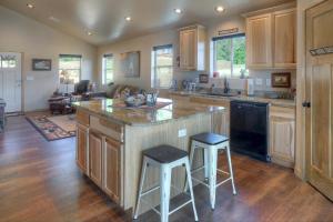 Pine River Cabin 2 BR Bayfield