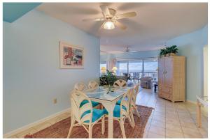 512 Barrington Court