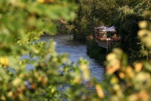 Hotel Val De La Cascade - 3hvězdičkové hotely ve městě Stavelot