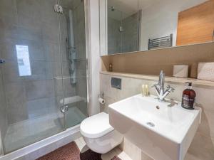 Stylish Sky 100 sqm Apartment With The City View