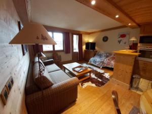 Appartement confortable avec accès direct aux pistes, parking et vue sur Bellevarde - FR-1-518-100