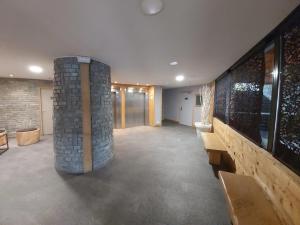 Appartement confortable avec accès direct aux pistes, parking et vue sur Bellevarde - FR-1-518-100