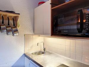 Studio confortable ski aux pieds à Val-dIsère - FR-1-518-96