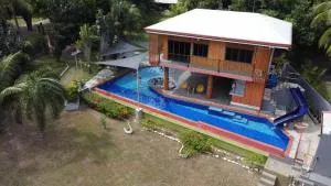 Shenanigans Glamping Resort - Port Bonbonon