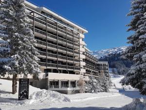 Appartement au pied des pistes avec piscine et parking - FR-1-425-189