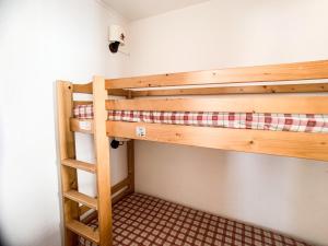 Appartement spacieux ski aux pieds avec balcon pour 6 personnes - FR-1-502-289
