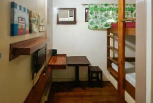 RedDoorz @ Sukitel Budget Hotel Nasugbu