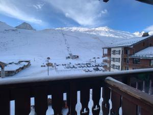 Studio lumineux ski-aux-pieds avec balcon, animaux acceptés - FR-1-502-309