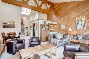 3 Bedroom Mountain Condo In Lakeside Village Near Keystone Lake With Complimentary Shuttle Service