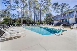 1262 Harbourtown Club