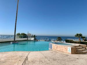 Beachfront 4 BR Penthouse - Pool Steps to Beach & Mins to Downtown
