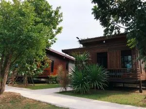 เพชรพิชชารีสอร์ท - Ban Rai Khae