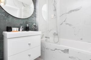 Apartament VESPA Beach Nearby by Noclegi Renters