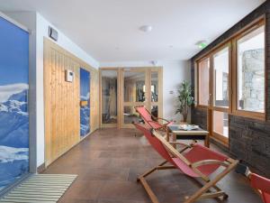 Studio rénové ski au pied · Espace bien-être et fitness · Balcon exposé EST - FR-1-181-2026