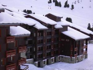 Appartement tout confort au pied des pistes avec balcon - FR-1-181-2184