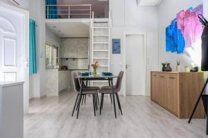 Calma Garden Retreat -10 Walk to Center