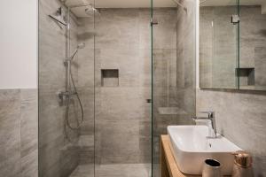 Kuenz Dolomites App 1