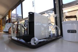 Green Bus unique & private 3 min from Coral Bay