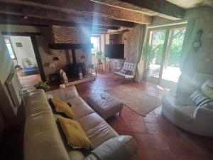 Maisons de vacances Stunning 3Bed House in Loubes Bernac Private Pool : photos des chambres