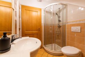 Double Room with Balcony room in Pension Lectar