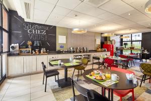 Hotels B&B HOTEL Saint-Quentin-en-Yvelines Centre Gare 4 etoiles : photos des chambres