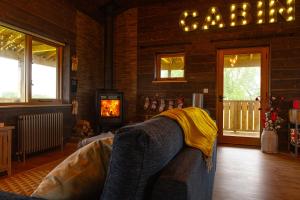 Luxury Log Cabin with a Hot Tub