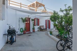 Milos Guesthouse