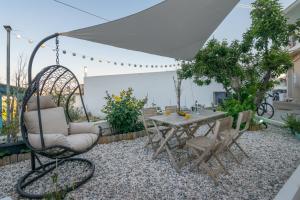 Milos Guesthouse