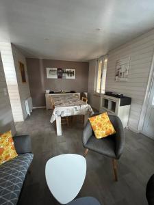 APPARTEMENT 4 PERSONNES CLASSE 2 ETOILES LEBOUCQ Laurent