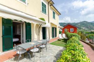 JOIVY Inviting Flat with Garden and Sea View in Rapallo