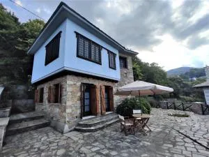 Cozy Blue Stone House with a Great Sea View. - Xorychti