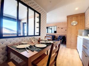 Charmant 2 Pièces Rénové, Proche Pistes, Balcon, Parking Extérieur - FR-1-344-687