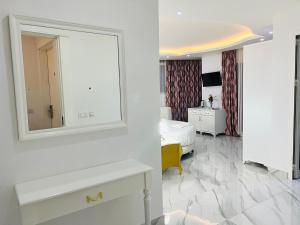Deluxe Suite room in UJVARA HOTEL