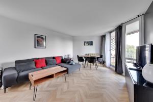 Appartements Chic apart with parking and balcony : photos des chambres