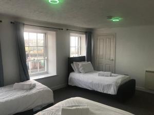 Entire Flat with River View 1E