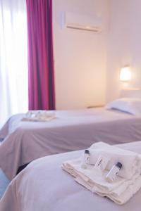 Hotels The Originals City, Relax'Otel & Spa, Le Barcares : photos des chambres