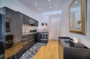 Superbe 2 chambres BALCON, COEUR DE CANNES- CENTRE VILLE A2B233