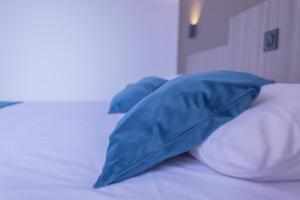 Hotels The Originals City, Relax'Otel & Spa, Le Barcares : photos des chambres
