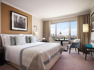 Deluxe Double Room with Panoramic View room in Corinthia Lisbon
