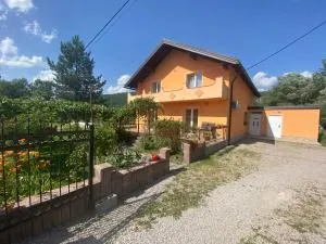 Vila Una 1 - Praščijak