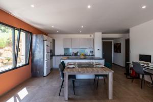 Appartements L'Aurore de Cruciata - Appt vue baie d'Ajaccio : photos des chambres
