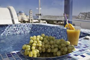 Roula Villa Studios & Apartments Santorini Greece